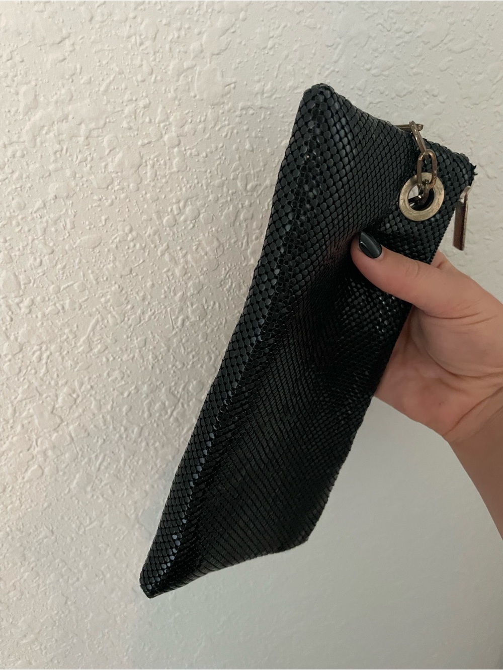 Chain Wristlet Evening Clutch | Black - Picture 4 of 10